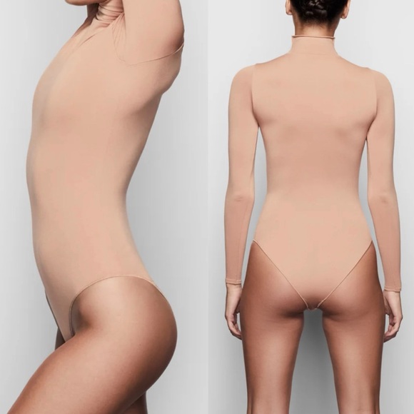 SKIMS Essential Mock Neck Long Sleeve Bodysuit Sienna Tan - Picture 2 of 11